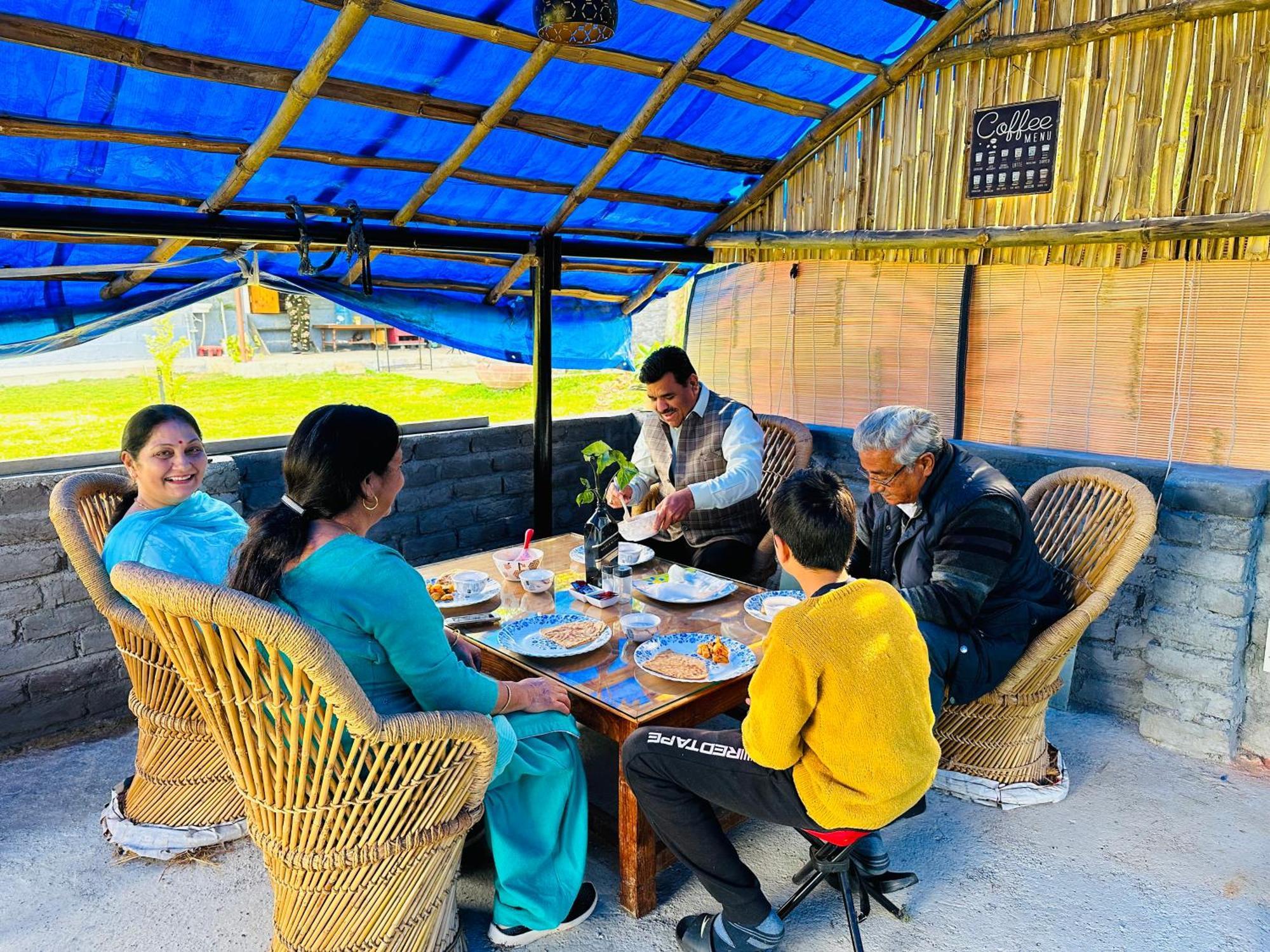 Hostel Dreamwoods A Travellers Farm Dharamshala Exterior foto